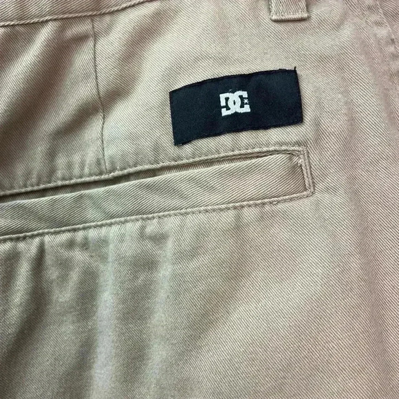 DC Khaki shorts size 28 100% Cotton - Picture 5 of 10